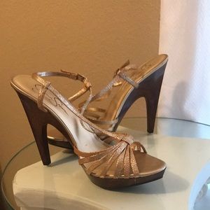 Jessica Simpson heels